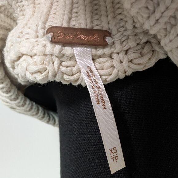 Free People Chunky Cable Knit Sweater Size XS Frankie Sweater Cream Open Knit - Picture 6 of 9